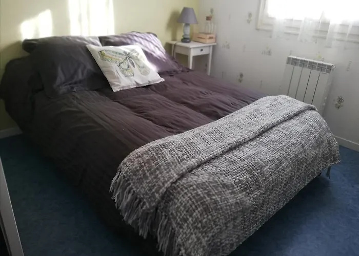 Chambre Privee Calme,Campagne,Etape,Deplacement Pro,Abri Moto Velo,Parking