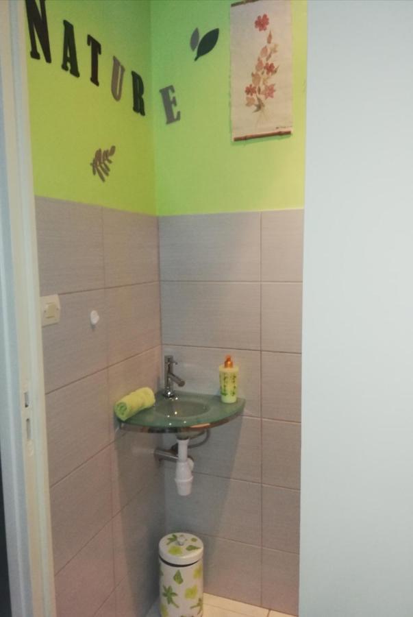 Privee Calme,campagne,etape,deplacement Pro,abri Moto Velo,parking * Vaux-sur-Vienne